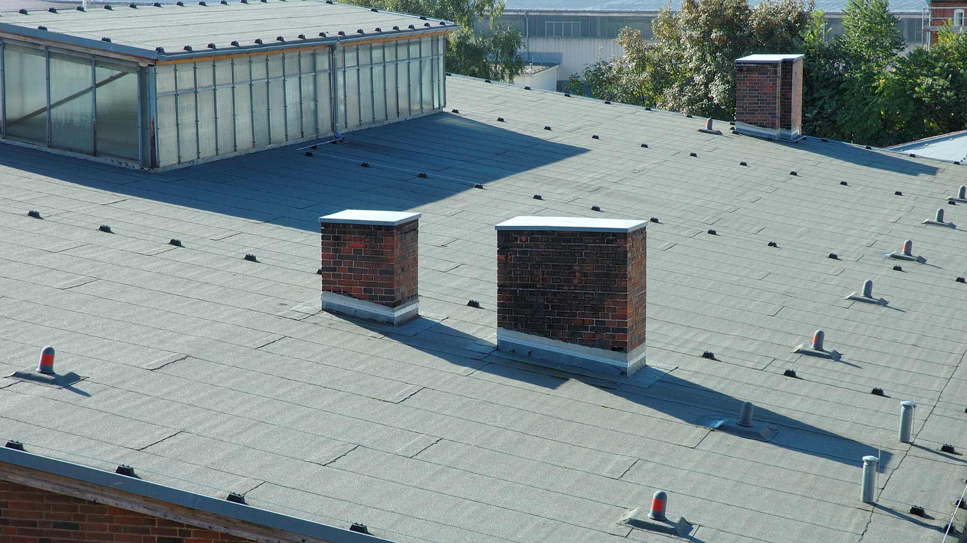 Commercial roofing services in Edina, MN